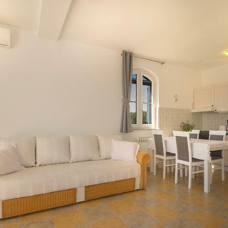 Apartman Mendula Premantura Luaran gambar