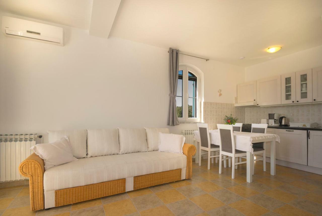 Apartman Mendula Premantura Luaran gambar